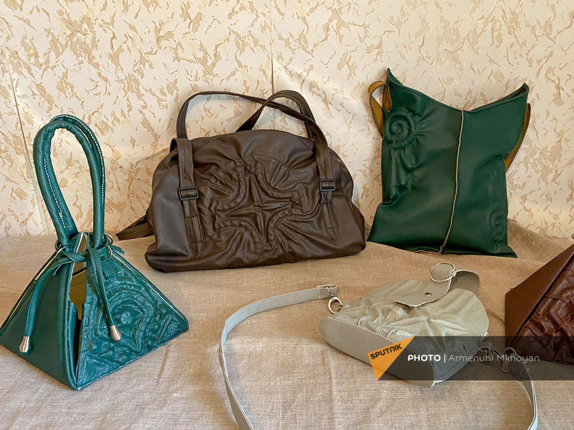 «Ասում էին` չի ստացվի». Անահիտը Գյումրու հանդեպ սերն արտահայտում է պայուսակներում  - Sputnik Արմենիա, 1920, 14.06.2021