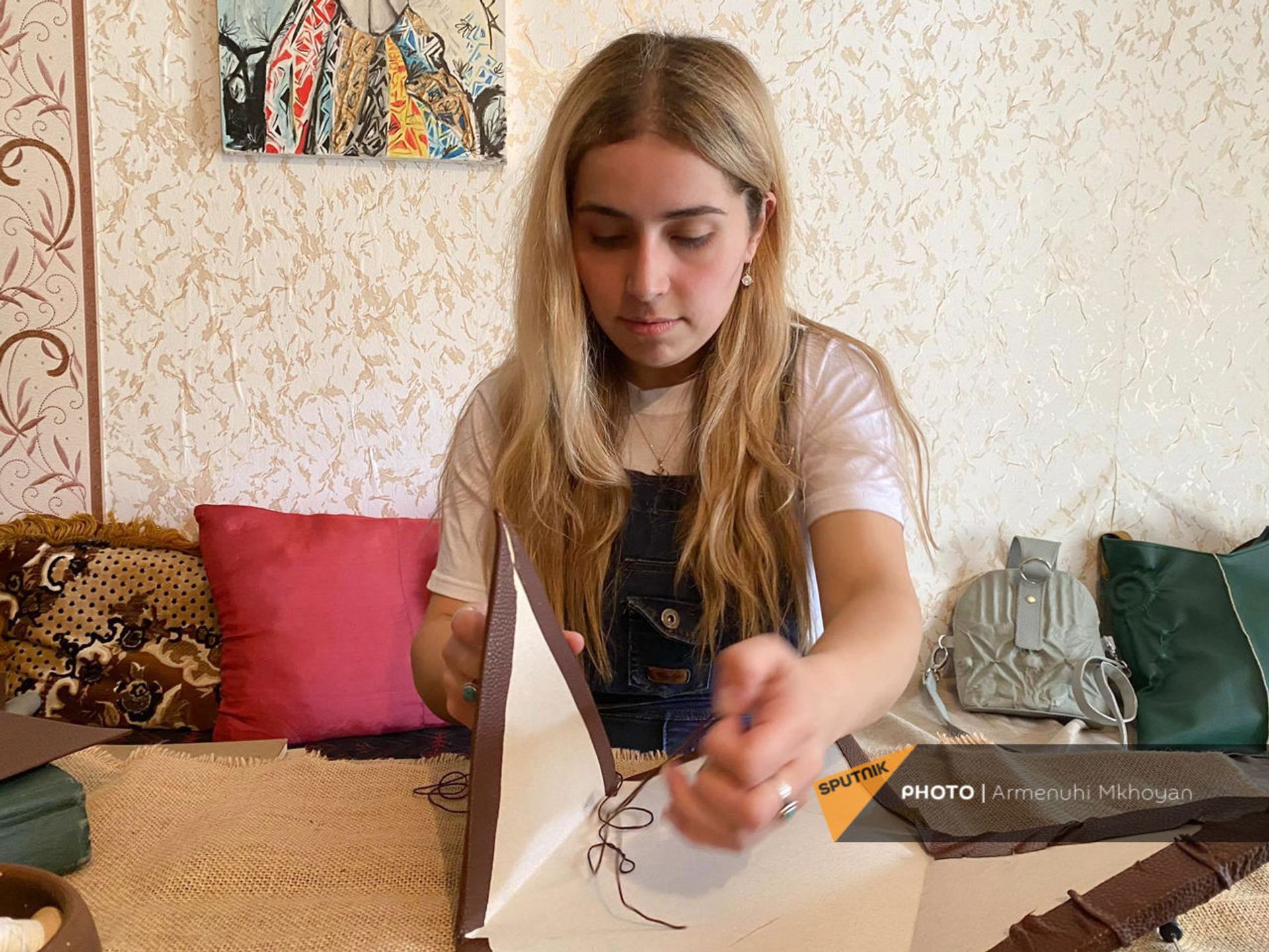 «Ասում էին` չի ստացվի». Անահիտը Գյումրու հանդեպ սերն արտահայտում է պայուսակներում  - Sputnik Արմենիա, 1920, 14.06.2021