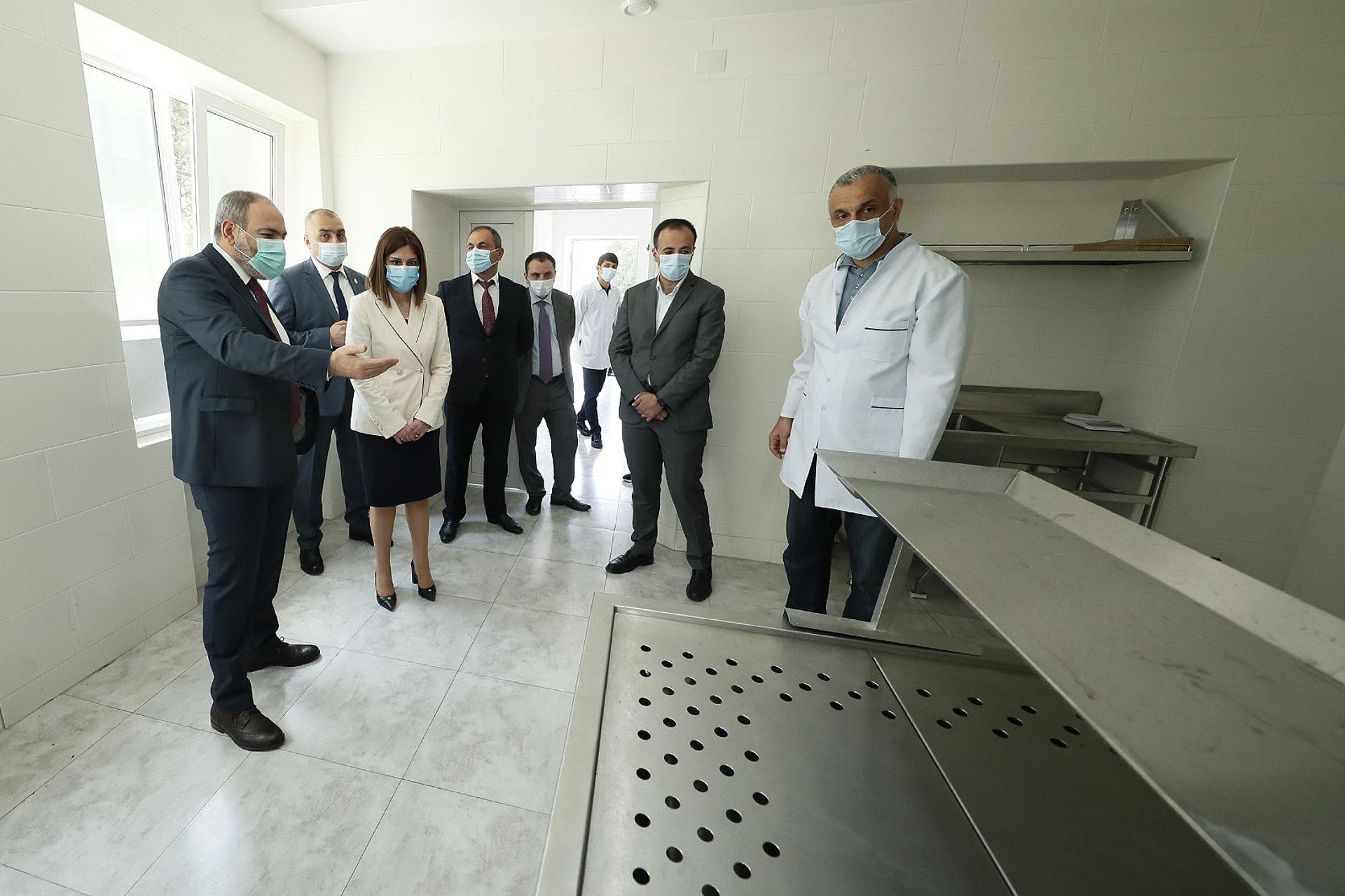 Նիկոլ Փաշինյանն այցելել է Աբովյանի «Դատաբժշկական գիտագործնական կենտրոն» Նիկոլ Փաշինյանն այցելել է Աբովյանի «Դատաբժշկական գիտագործնական կենտրոն» - Sputnik Արմենիա, 1920, 05.06.2021