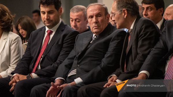 Левон Тер-Петросян во время презентации предвыборной программы Армянского национального конгресса (7 июня 2021). Еревaн - Sputnik Армения