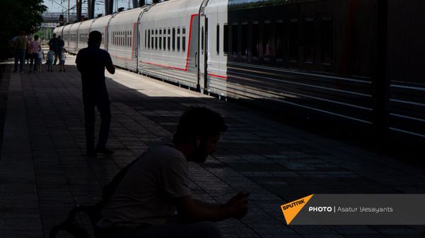 Новые пассажирские вагоны российского производства, прибывшие в Еревaн - Sputnik Армения