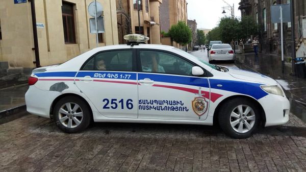 Усиленные меры безопасности перед приездом и.о. премьер-министра на предвыборную агиткампанию по населенным пунктам Ширакской области (9 июня 2021). Гюмри - Sputnik Армения