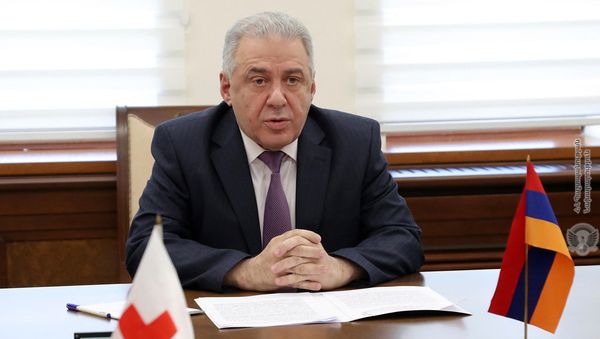 И.о. министра обороны Вагаршак Арутюнян принял делегацию во главе руководителя делегации Международного комитета Красного Креста в Армении Тьерри Рибо (11 июня 2021). Еревaн - Sputnik Արմենիա
