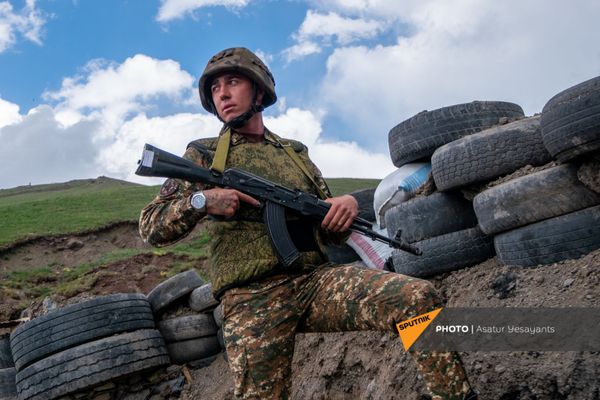 Старший по позиции, сержант Варужан Туманян Старший по позиции, сержант Варужан Туманян - Sputnik Армения