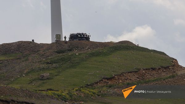 Азербайджанский пост у Сотка - Sputnik Армения