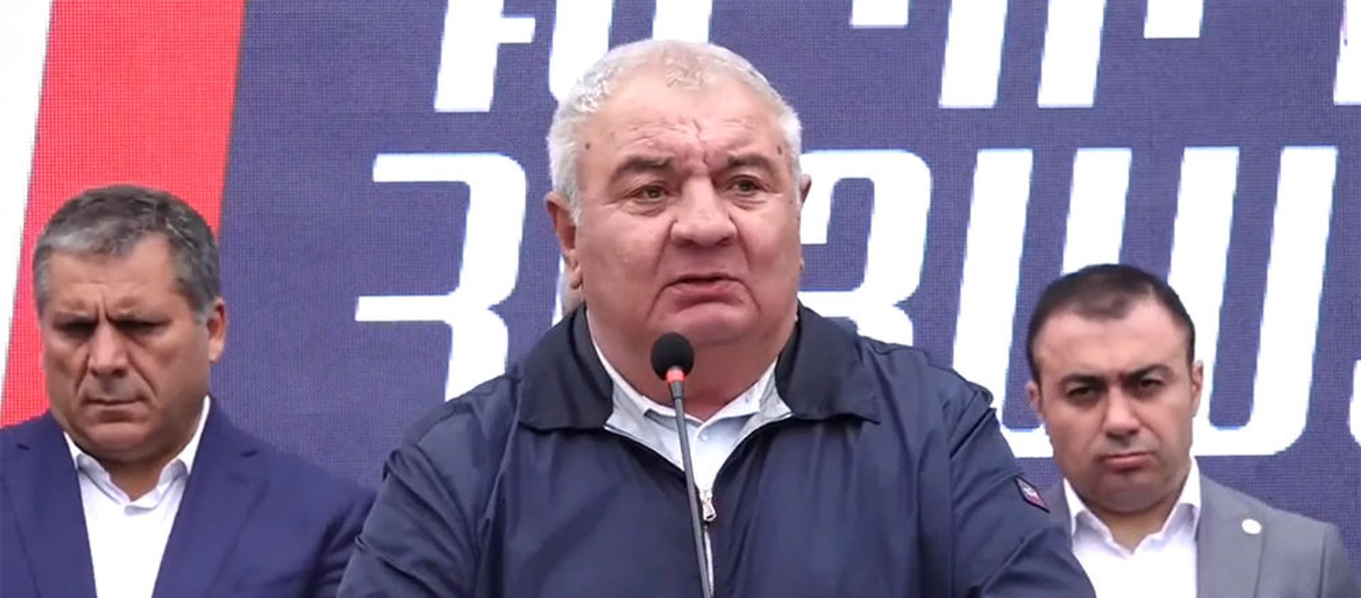 Юрий Хачатуров во время предвыборной агитационной кампании блока Айастан (13 июня 2021). Еревaн - Sputnik Արմենիա, 1920, 13.06.2021
