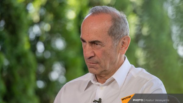 Роберт Кочарян во время интервью (14 июня 2021). Еревaн - Sputnik Армения