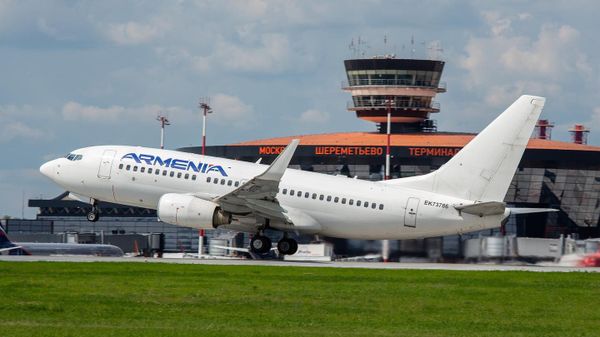 Самолет авиакомпании Armenia в московском аэропорту Шереметьево - Sputnik Армения