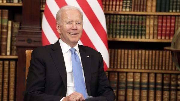 Президент США Джо Байден на встрече с президентом России на вилле Ла Гранж (16 июня 2021). Женева - Sputnik Армения