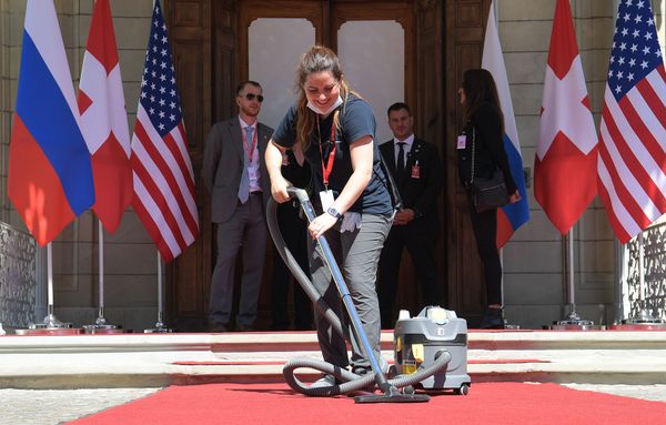 Подготовка к встрече президентов России и США на вилле Ла Гранж в Женеве - Sputnik Армения