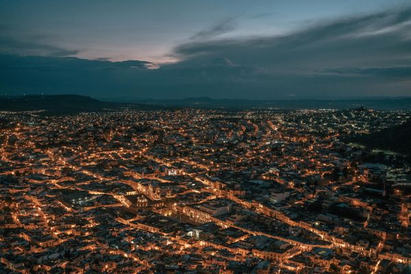 Работа мексиканского фотографа Luis Antonio Rojas Потеря контроля над Мексикой , вошедшая в шорт-лист конкурса имени Андрея Стенина в категории Главные новости, серии - Sputnik Армения
