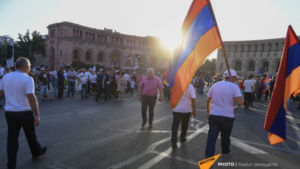 Предвыборный агитационный митинг партии Гражданский договор на площади Республики (17 июня 2021). Еревaн - Sputnik Армения