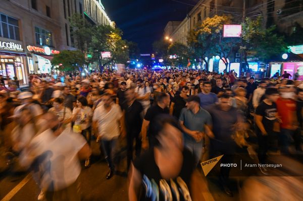 Шествие по окончании митинга партии Гражданский договор (17 июня 2021). Еревaн Шествие по окончании митинга партии Гражданский договор (17 июня 2021). Еревaн - Sputnik Армения