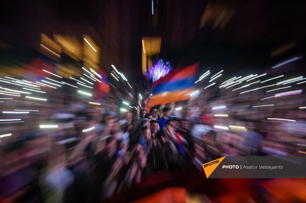 Предвыборный агитационный митинг партии Гражданский договор на площади Республики (17 июня 2021). Еревaн Предвыборный агитационный митинг партии Гражданский договор на площади Республики (17 июня 2021). Еревaн - Sputnik Армения