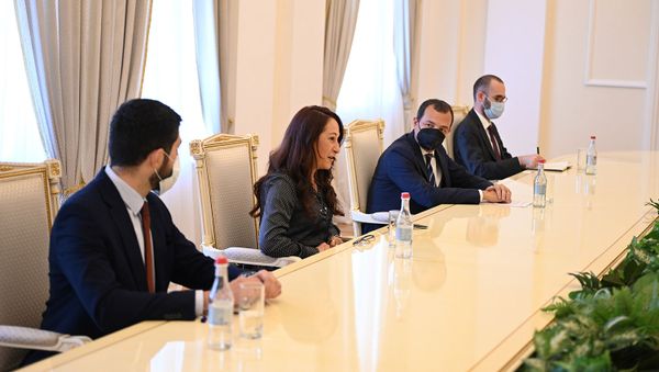 Вице-председатель Сената Италии Паола Таверна на встрече с президентом Армении (19 июня 2021). Еревaн - Sputnik Армения