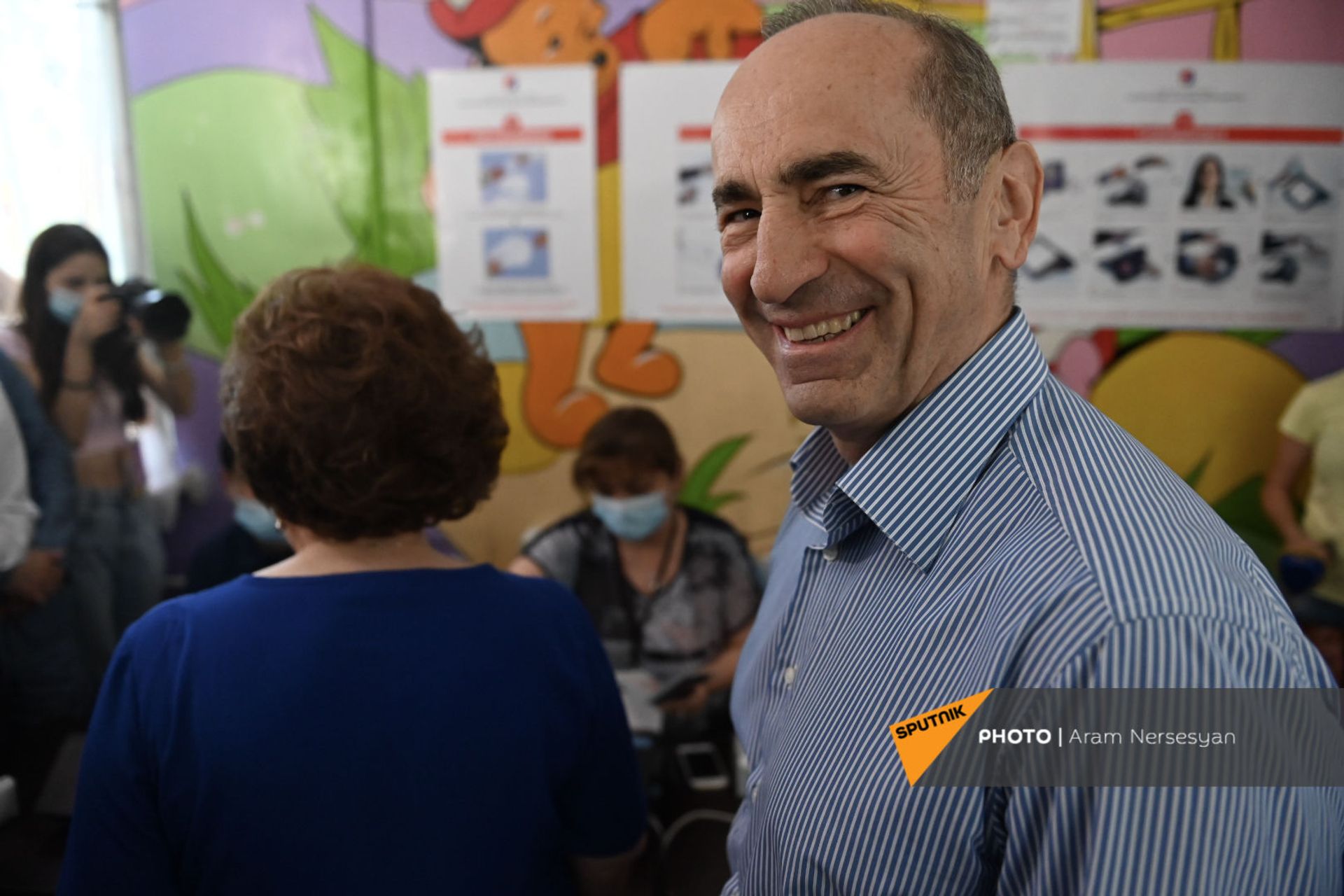 «Կասկածո՞ւմ եք»․ Ռոբերտ Քոչարյանը քվեարկեց ու գնահատեց իր շանսերը - Sputnik Արմենիա, 1920, 20.06.2021