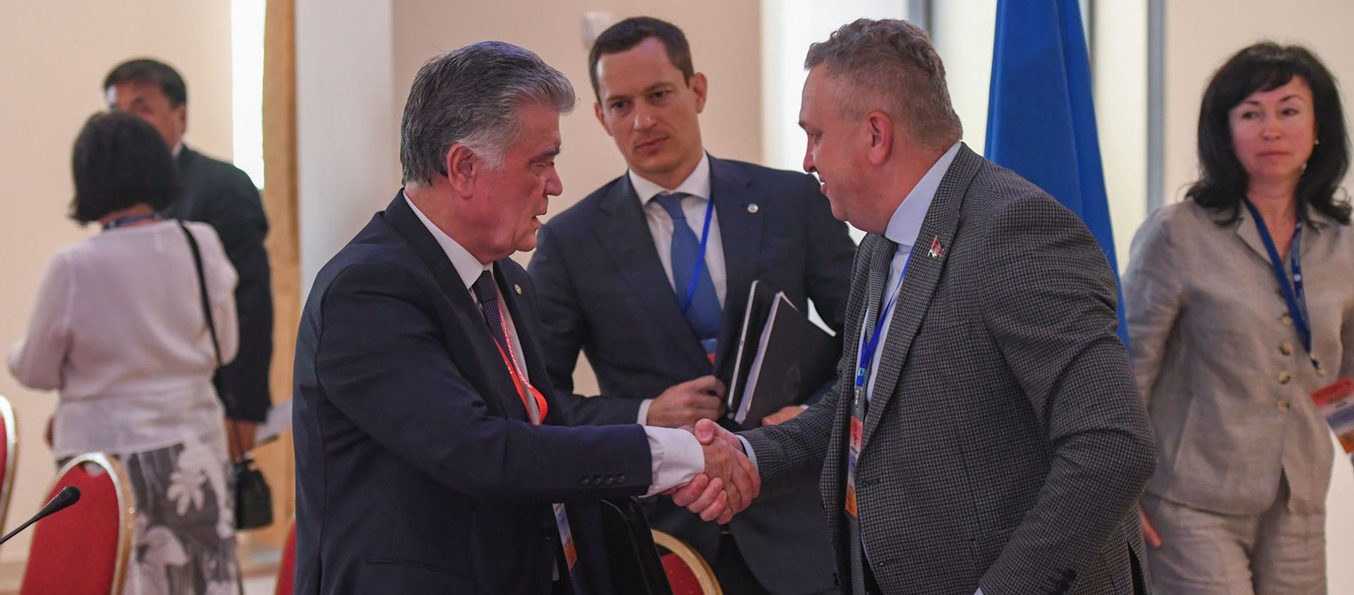 Наблюдатели от СНГ после  брифинга  по итогам внеочередных парламентских выборах в Армении (21 июня 2021). Еревaн - Sputnik Армения, 1920