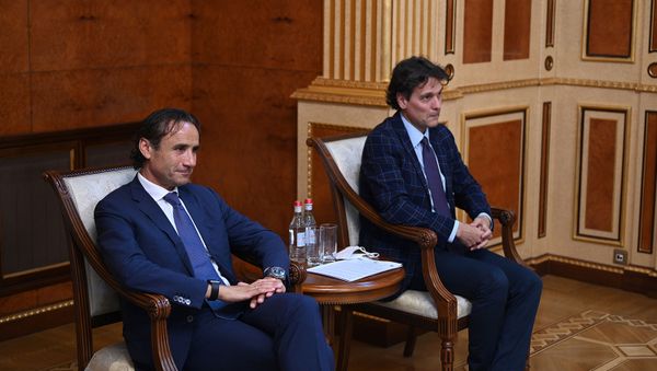 Президент Армен Саркисян принял директора БДИПЧ ОБСЕ Маттео Мекачи и генсекретаря ПA ОБСЕ Роберто Монтеллу, которые осуществили наблюдательскую миссию внеочередных выборов в НС Армении (21 июня 2021). Еревaн - Sputnik Արմենիա