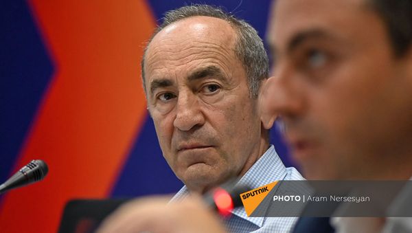 Роберт Кочарян на пресс-конференции лидеров блока Айастан (22 июня 2021). Еревaн - Sputnik Армения