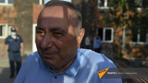 Глава медцентра Измирлян Армен Чарчян до суда (22 июня 2021). Еревaн - Sputnik Армения