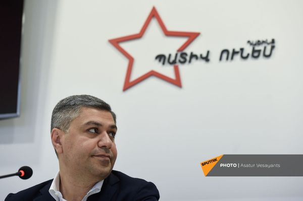 Արթուր Վանեցյանը` «Պատիվ ունեմ» դաշինքի ասուլիսին - Sputnik Արմենիա