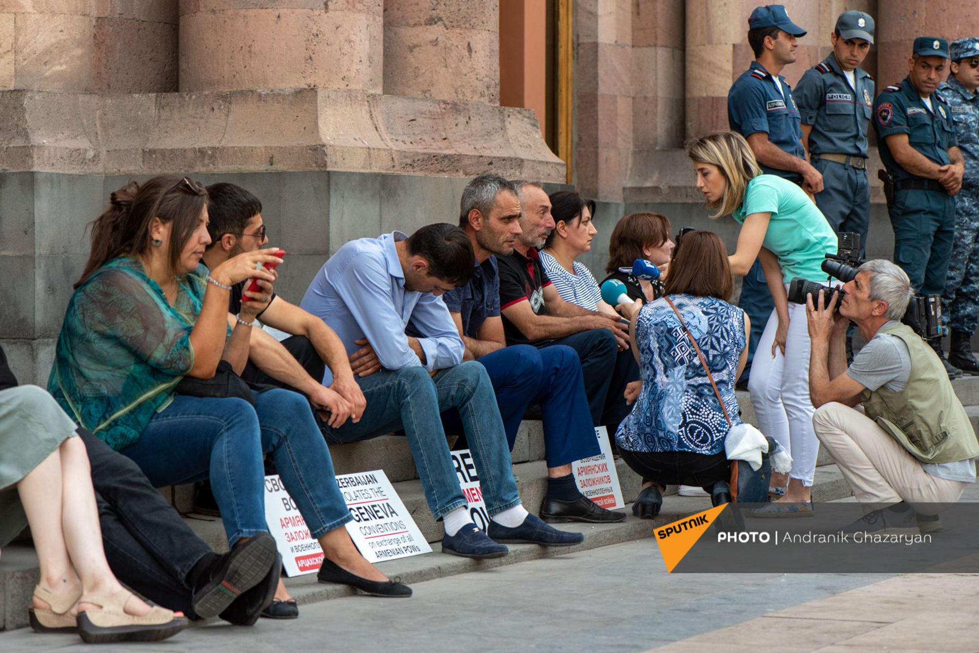 «Շտապելու տեղ չունենք». ինչ են պատրաստվում անել գերիների հարազատները - Sputnik Արմենիա, 1920, 24.06.2021