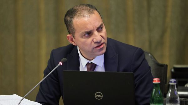 И.о. министра экономики Ваган Керобян на очередном заседании правительства (24 июня 2021). Еревaн - Sputnik Արմենիա