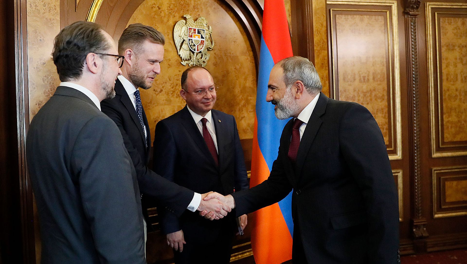 И.о. премьер-министра Никол Пашинян встретился с главами МИД Австрии, Литвы и Румынии (25 июня 2021). Еревaн И.о. премьер-министра Никол Пашинян встретился с главами МИД Австрии, Литвы и Румынии (25 июня 2021). Еревaн - Sputnik Армения, 1920, 25.06.2021