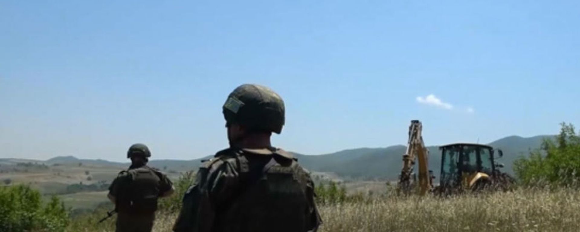Российские миротворцы обеспечивают безопасность восстановительных работ водопровода в Мартунинском районе - Sputnik Армения, 1920, 30.06.2021