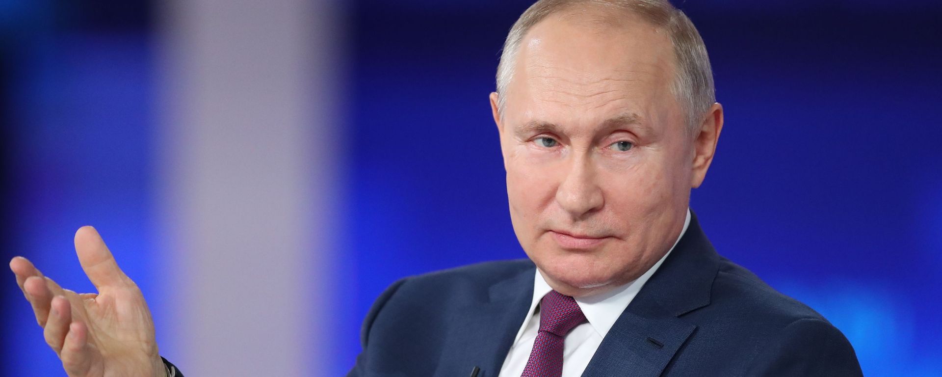 Президент РФ Владимир Путин во время ежегодной специальной программы Прямая линия с Владимиром Путиным в эфире российских телеканалов и радиостанций (30 июня 2021). Москва Президент РФ Владимир Путин во время ежегодной специальной программы Прямая линия с Владимиром Путиным в эфире российских телеканалов и радиостанций (30 июня 2021). Москва - Sputnik Արմենիա, 1920, 30.06.2021