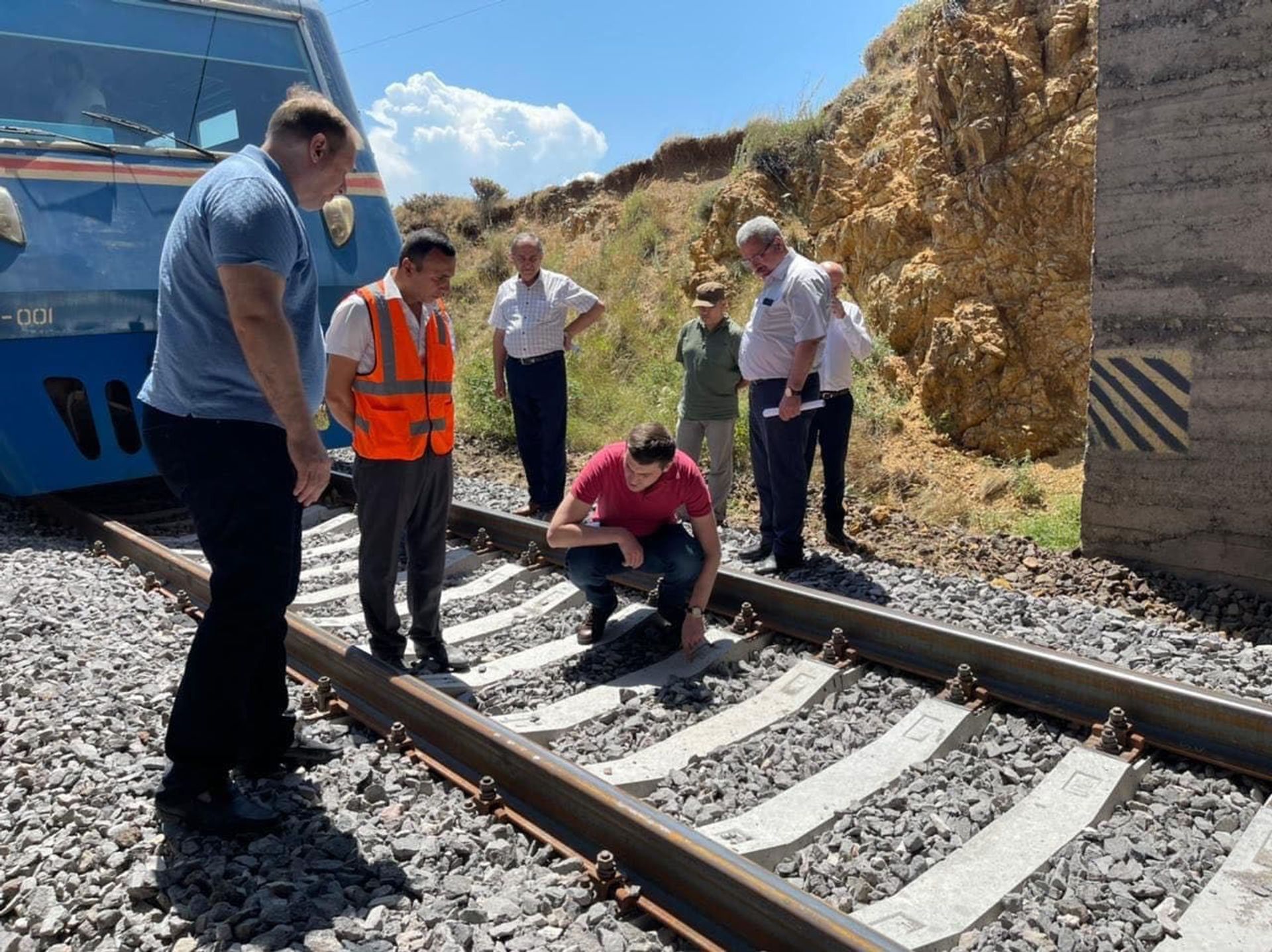 Մելնիկովն ու Սիմոնյանը ծանոթացել են երկաթուղային գծերի հիմնանորոգման գործընթացին - Sputnik Արմենիա, 1920, 01.07.2021