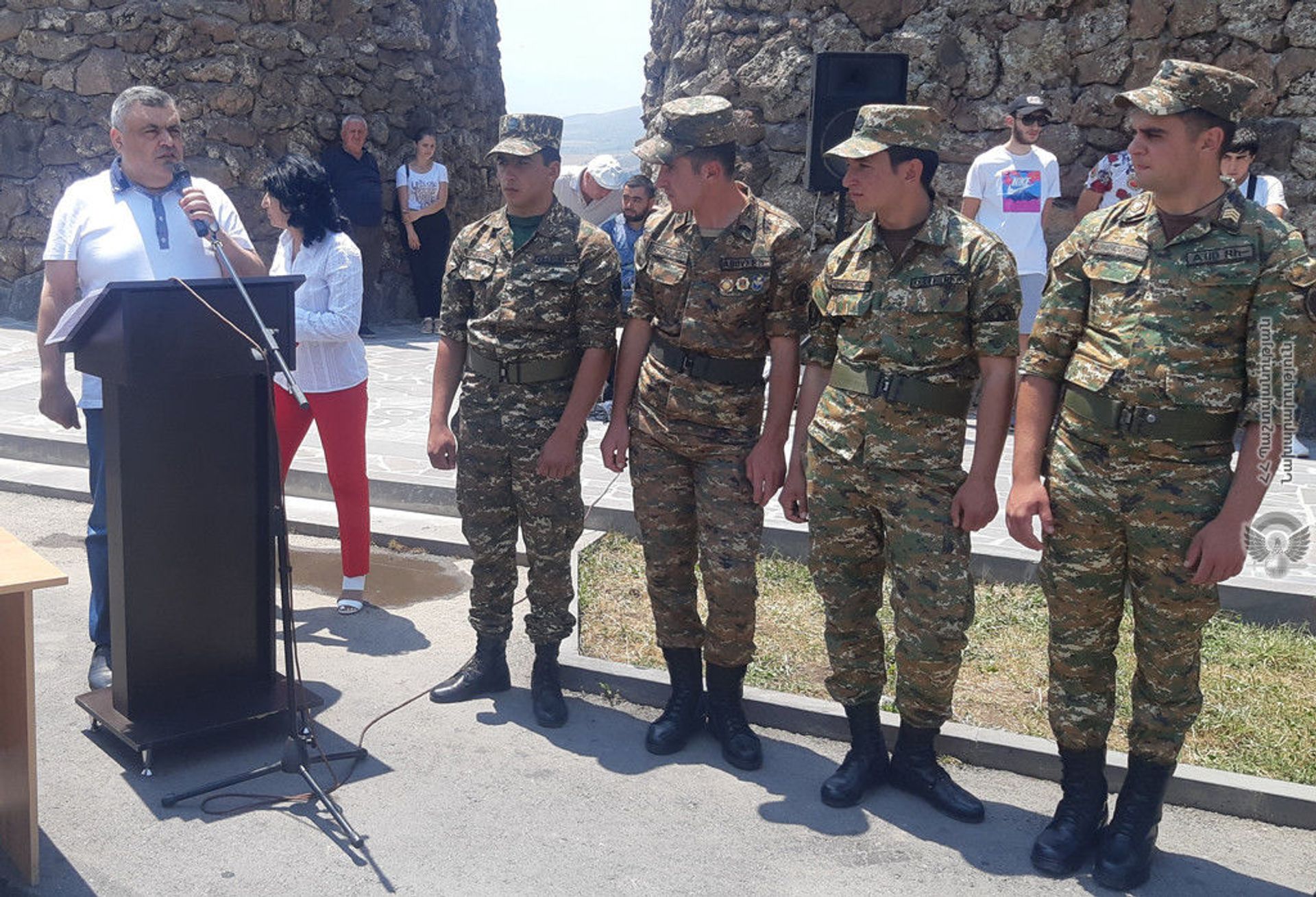 Զորացրվել են Արցախյան 44-օրյա պատերազմի մասնակից պարտադիր ժամկետային զինծառայողներ Զորացրվել են Արցախյան 44-օրյա պատերազմի մասնակից պարտադիր ժամկետային զինծառայողներ - Sputnik Արմենիա, 1920, 01.07.2021