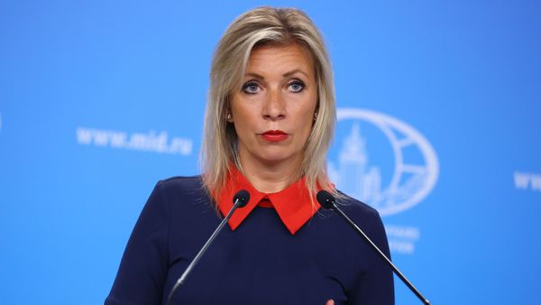 Официальный представитель МИД России Мария Захарова проводит еженедельный брифинг - Sputnik Армения