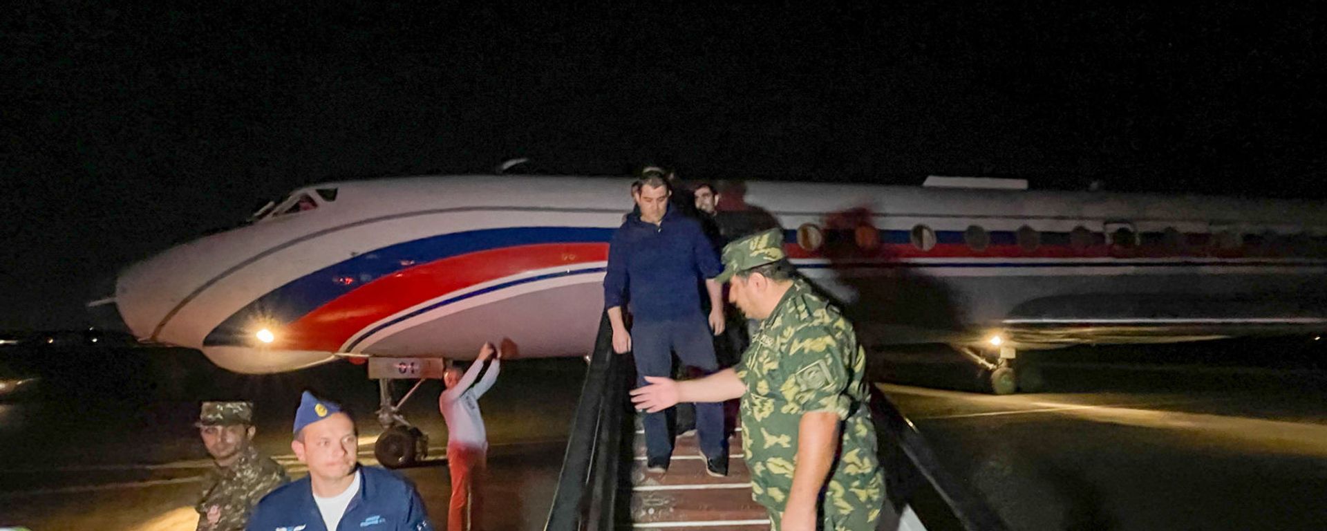 Встреча группы армянских военнопленных в аэропорту Эребуни (3 июля 2021). Ереван - Sputnik Армения, 1920, 31.08.2021