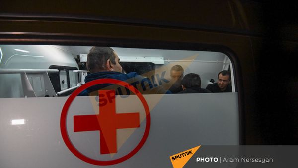 Встреча группы армянских военнопленных в аэропорту Эребуни (3 июля 2021). Ереван - Sputnik Армения