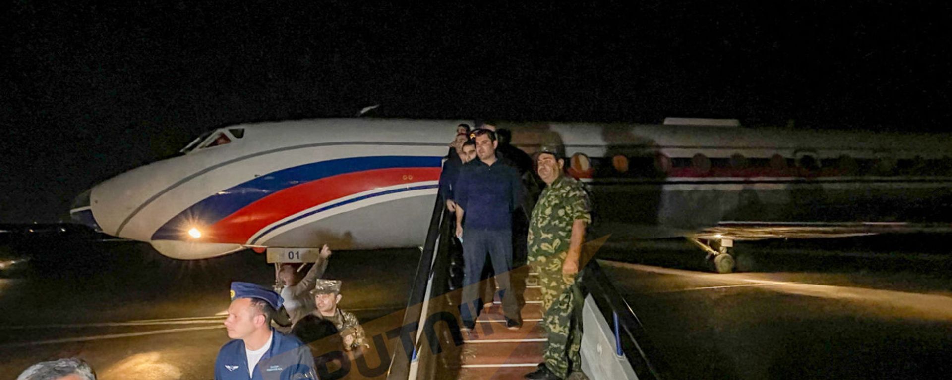 Встреча группы армянских военнопленных в аэропорту Эребуни (3 июля 2021). Ереван - Sputnik Армения, 1920, 29.09.2021
