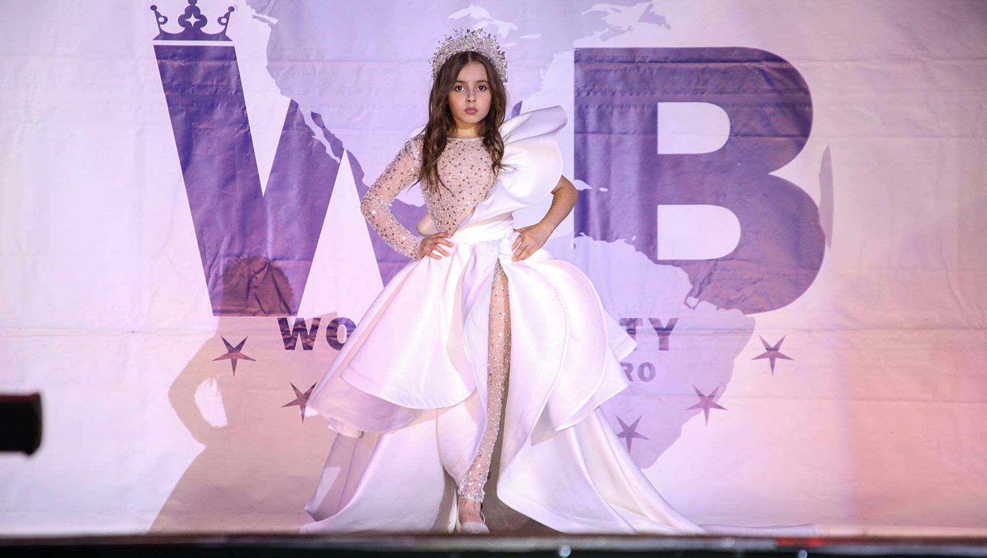 Победительница конкурса Little Miss Yerevan 2020 Элина Адилханян на международном конкурсе World Beauty в Москве Победительница конкурса Little Miss Yerevan 2020 Элина Адилханян на международном конкурсе World Beauty в Москве - Sputnik Армения, 1920, 06.07.2021