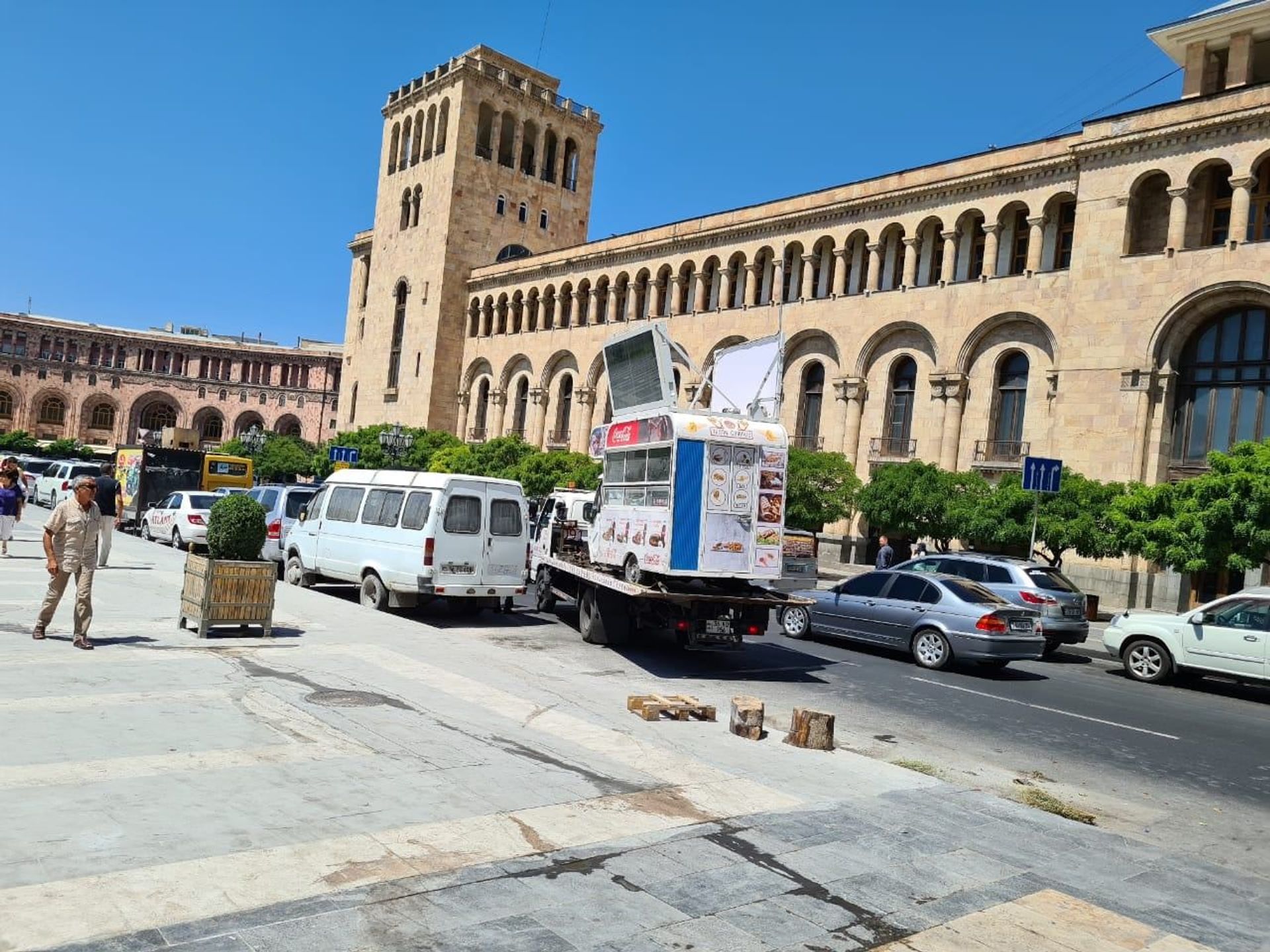 Երևանի քաղաքապետարանը տարհանում է շրջիկ առևտրի կետերը - Sputnik Արմենիա, 1920, 07.07.2021