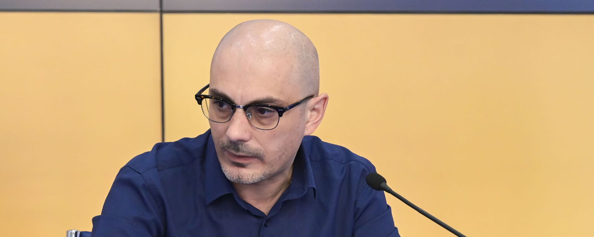 Армен Гаспарян во время видеомоста Москва - Ереван по итогам визита Никола Пашиняна в Москву (8 июля 2021). Москва - Sputnik Армения, 1920, 13.10.2021