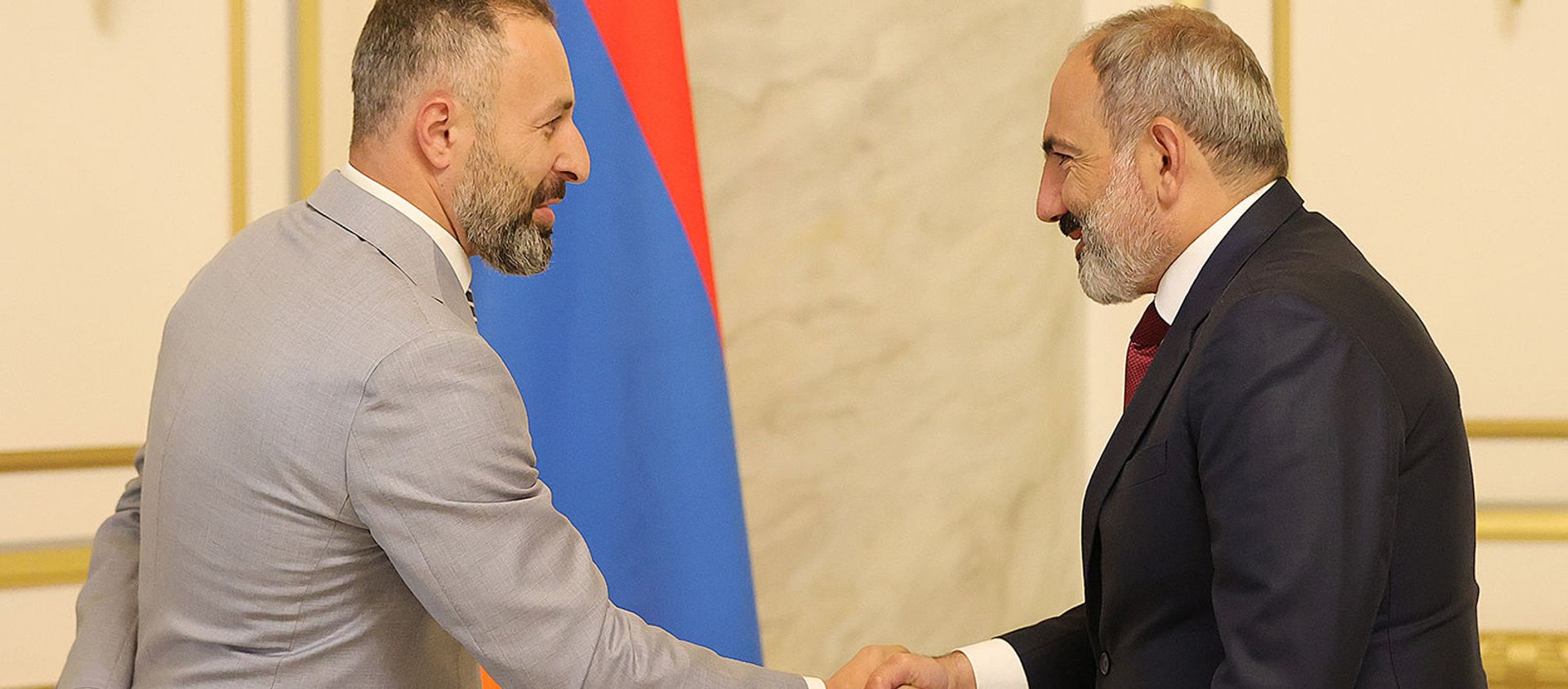 И.о. премьер-министра Никол Пашинян встретился с лидером партии Единая родина Мгером Тертеряном в рамках консультаций с руководителями ряда политических сил (8 июля 2021). Еревaн - Sputnik Армения, 1920, 08.07.2021