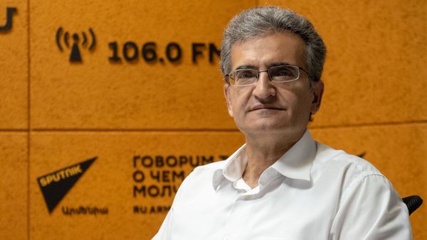 Специалист по конституционному праву Вардан Погосян в гостях радио Sputnik - Sputnik Армения