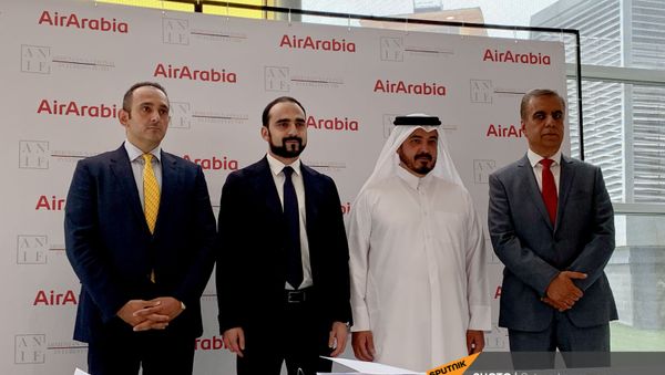 Тигран Авинян во время подписания соглашения с AirArabia (14 июля 2021). Еревaн - Sputnik Армения