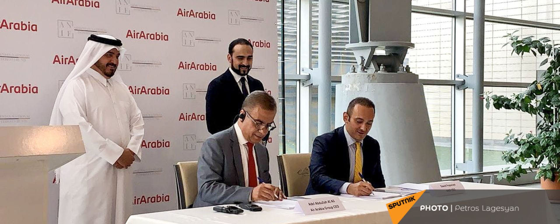 Тигран Авинян во время подписания соглашения с AirArabia (14 июля 2021). Еревaн Тигран Авинян во время подписания соглашения с AirArabia (14 июля 2021). Еревaн - Sputnik Армения, 1920, 14.07.2021