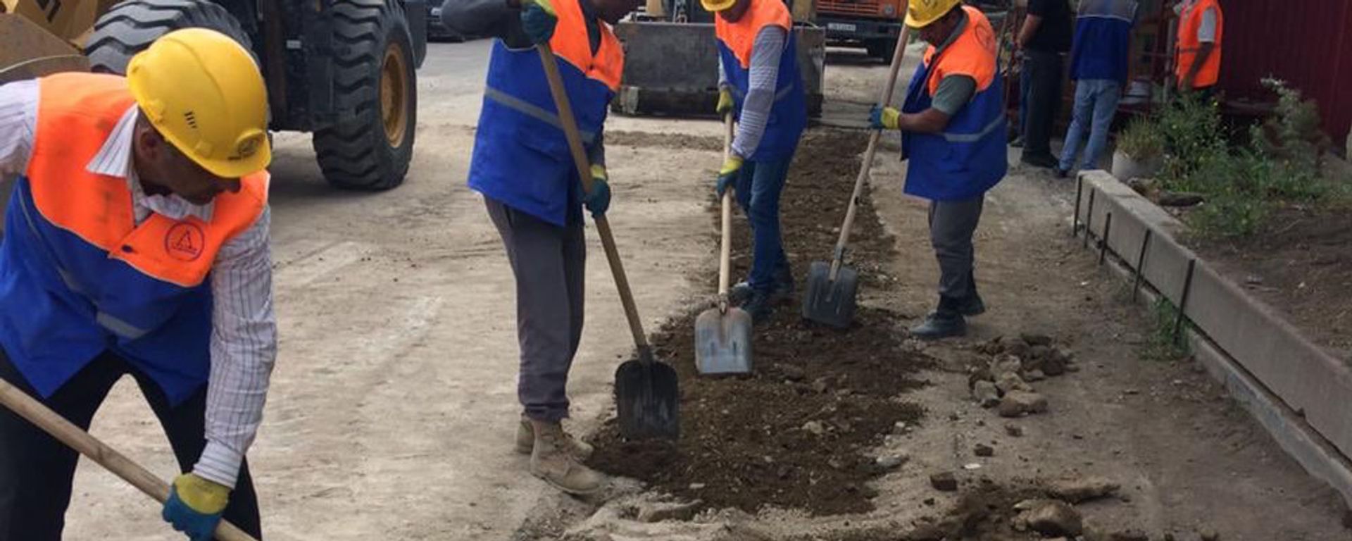 Работы по обеспечению круглосуточным водоснабжением 11 городов и 100 сел в рамках программы общественной инфраструктуры Работы по обеспечению круглосуточным водоснабжением 11 городов и 100 сел в рамках программы общественной инфраструктуры - Sputnik Արմենիա, 1920, 16.07.2021