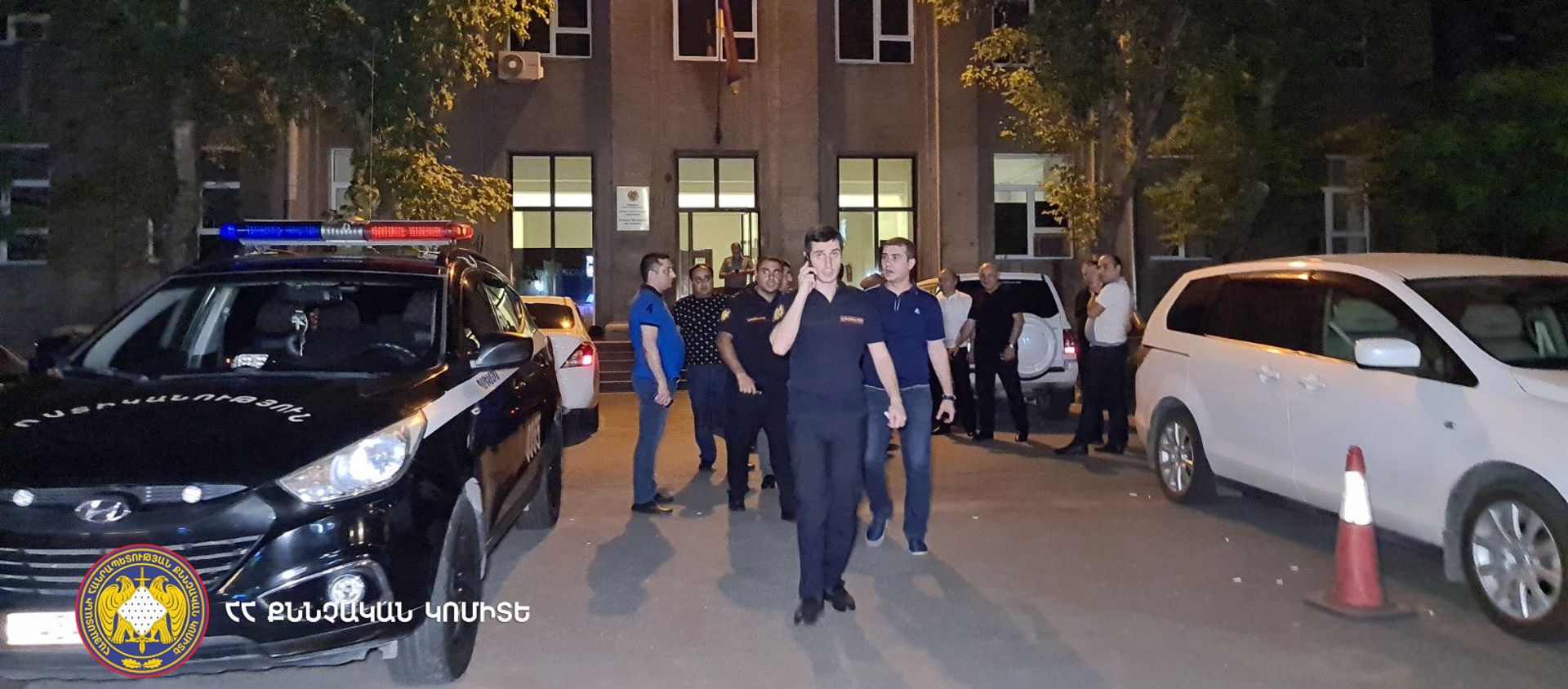 Сотрудники правоохранительных органов работают на месте преступления (18 июля 2021). Еревaн - Sputnik Արմենիա, 1920, 19.07.2021