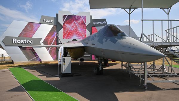 Истребитель пятого поколения Су-57 на МАКС-2021 - Sputnik Армения