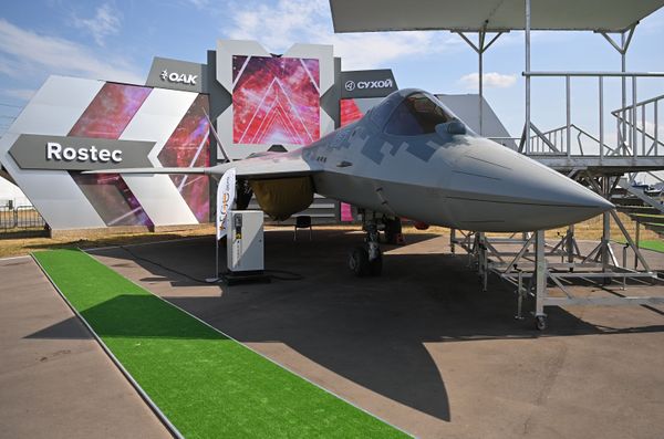 Истребитель пятого поколения Су-57 на МАКС-2021 - Sputnik Армения
