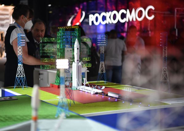 Макет тяжелой ракеты-носителя Ангара А5, представленный на стенде госкорпорации Роскосмос  - Sputnik Армения