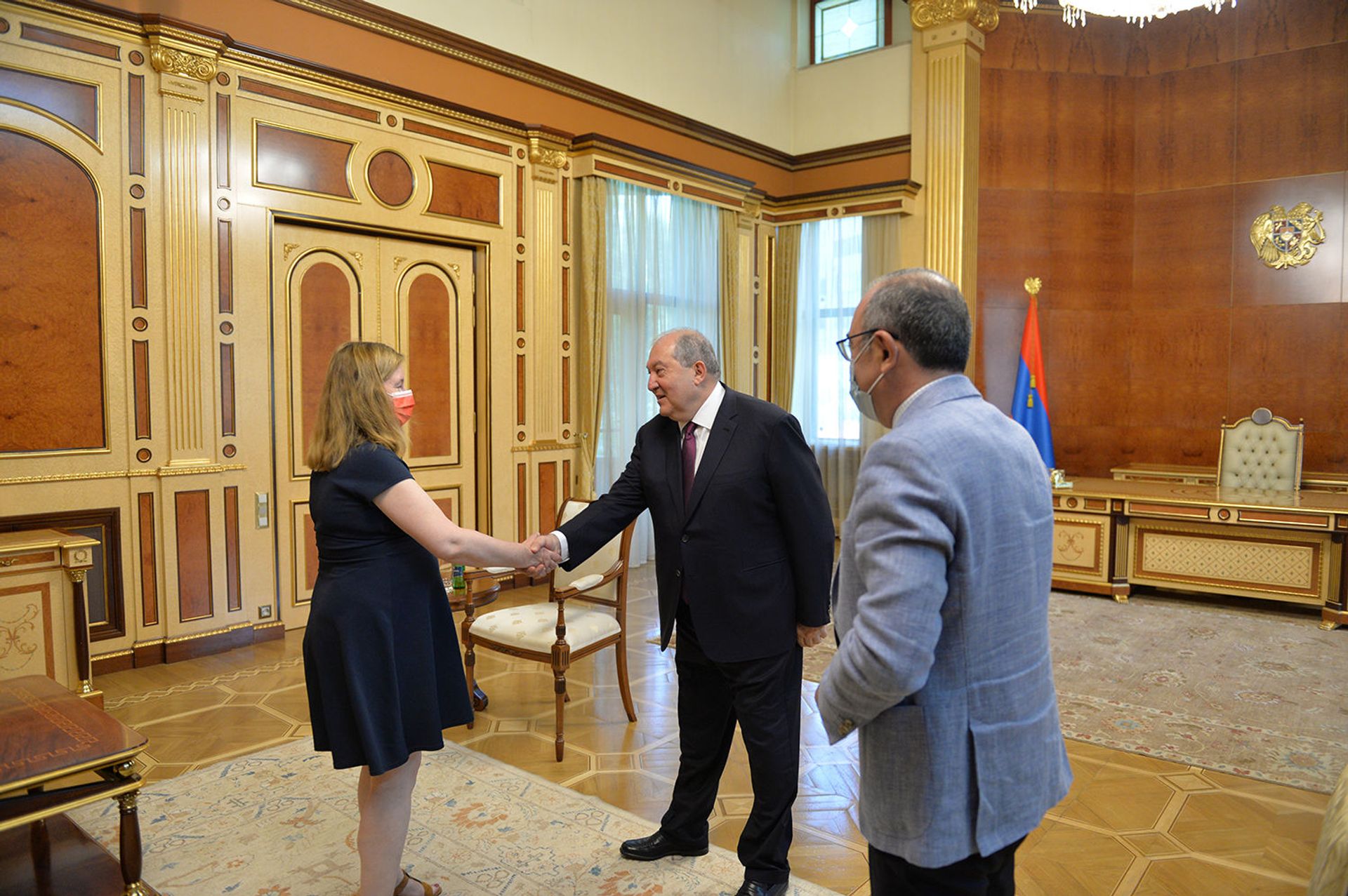 ՀՀ նախագահը հյուրընկալել է Եվրոպական խորհրդարանի պատգամավոր Նատալի Լուազոյին. լուսանկարներ - Sputnik Արմենիա, 1920, 20.07.2021