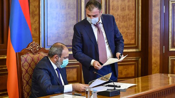 Совещание во главе с и.о. премьер-министра Николом Пашиняном по вопросам реализации инвестиционных программ (21 июля 2021). Еревaн - Sputnik Армения